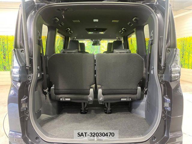 Toyota VOXY 2022-10 8076081-10