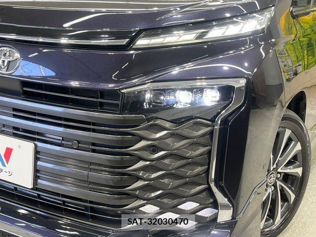 Toyota VOXY 2022-10 8076081-12