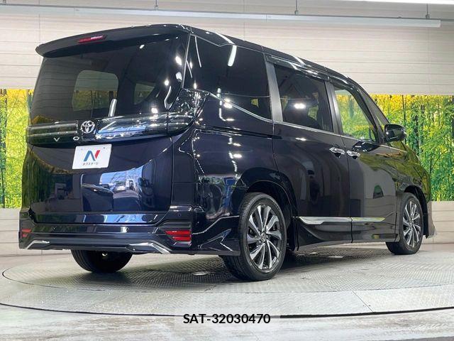 Toyota VOXY 2022-10 8076081-16