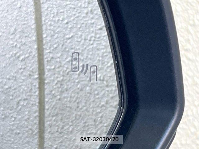 Toyota VOXY 2022-10 8076081-6
