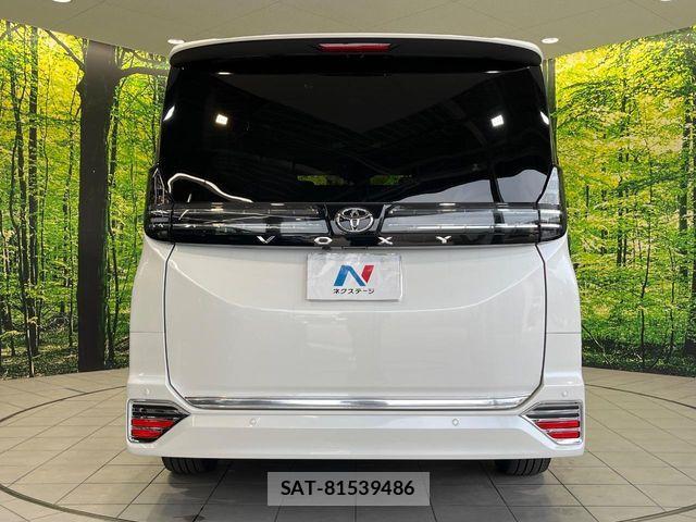 Toyota VOXY 2023-11 8076076-14