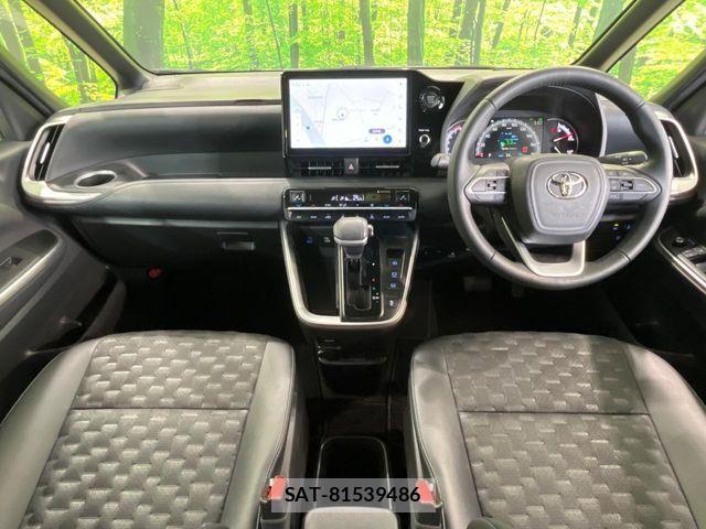 Toyota VOXY 2023-11 8076076-1