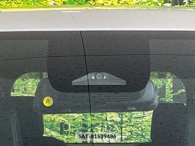 Toyota VOXY 2023-11 8076076-2