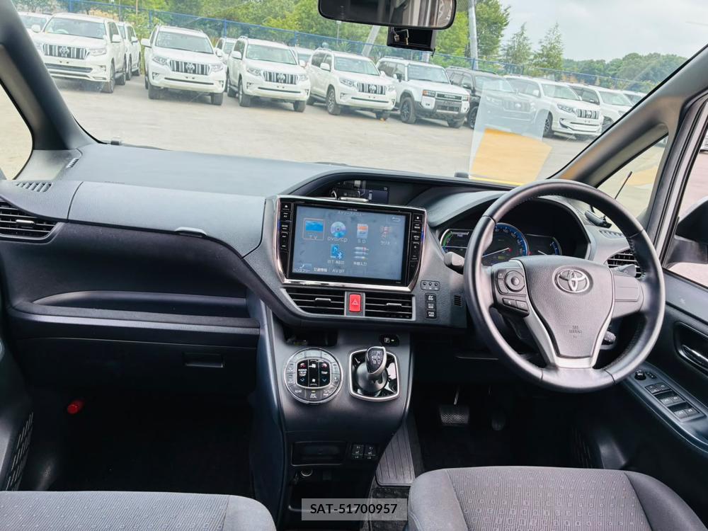 Toyota VOXY 2015-04 7891127-12