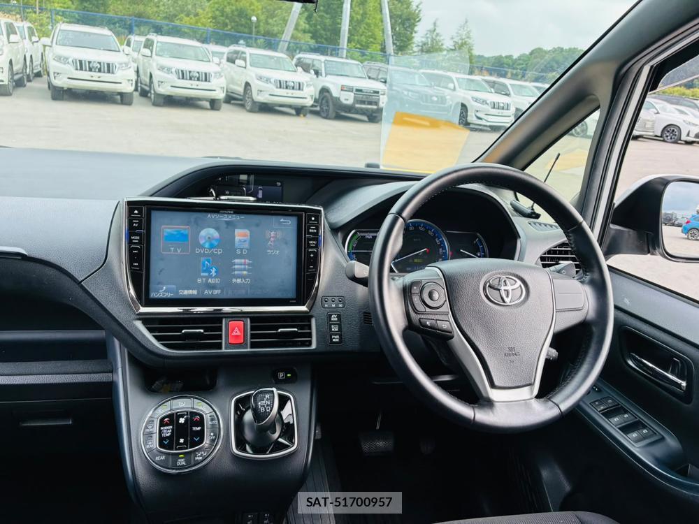 Toyota VOXY 2015-04 7891127-13