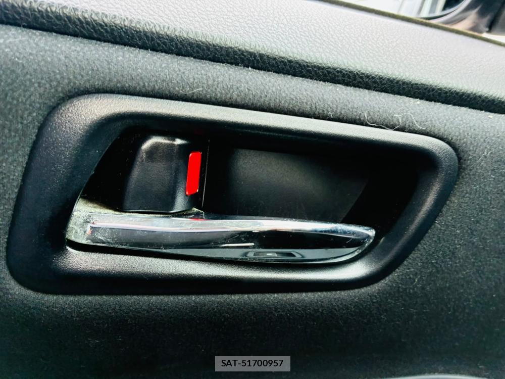 Toyota VOXY 2015-04 7891127-22
