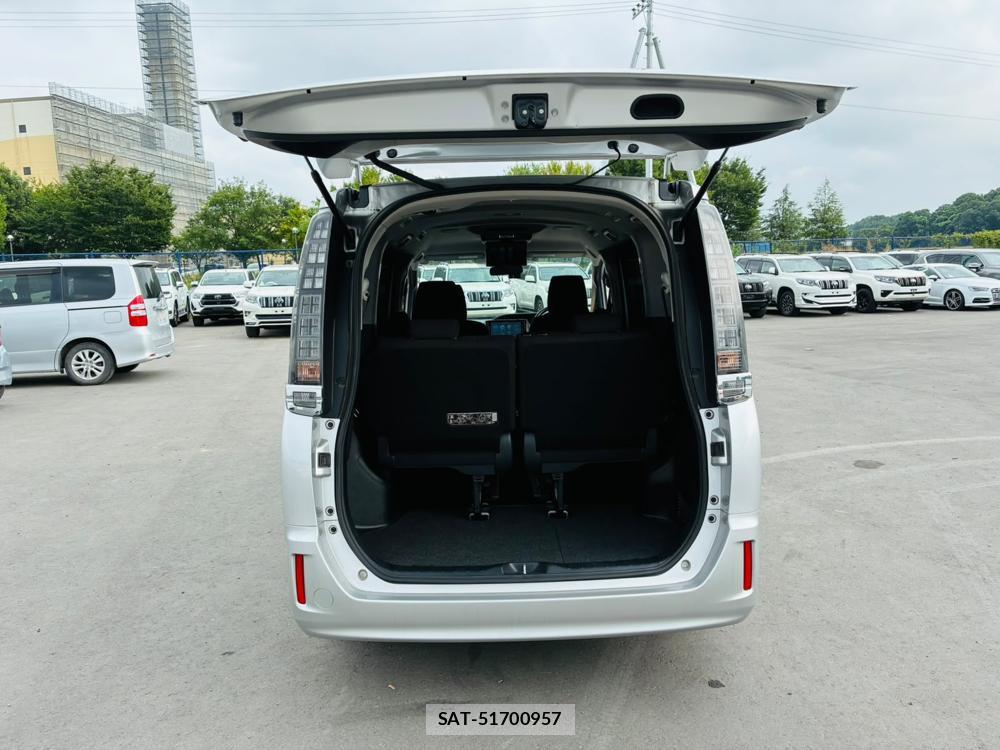 Toyota VOXY 2015-04 7891127-26