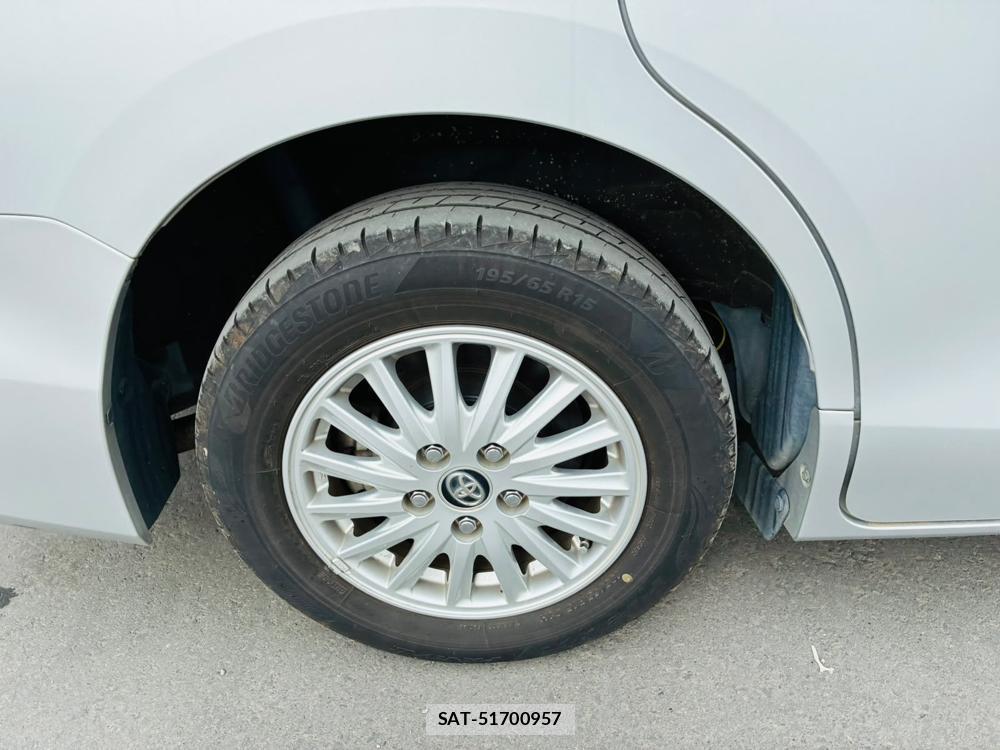Toyota VOXY 2015-04 7891127-27
