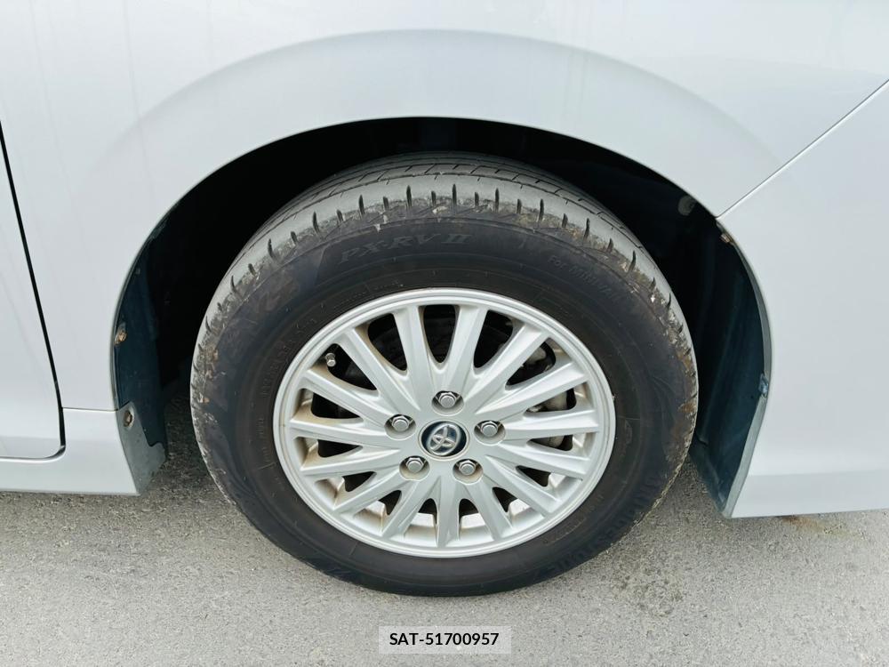 Toyota VOXY 2015-04 7891127-28
