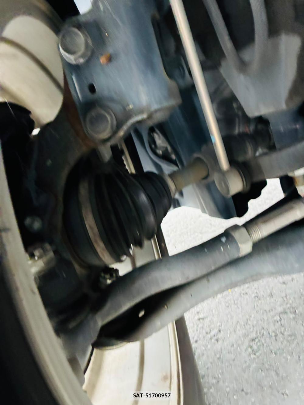 Toyota VOXY 2015-04 7891127-34