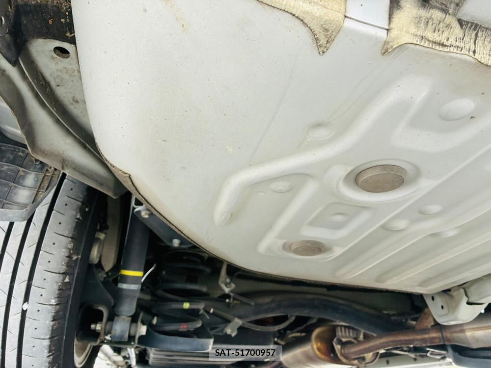 Toyota VOXY 2015-04 7891127-35