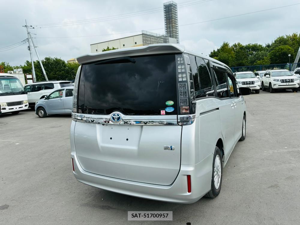 Toyota VOXY 2015-04 7891127-4