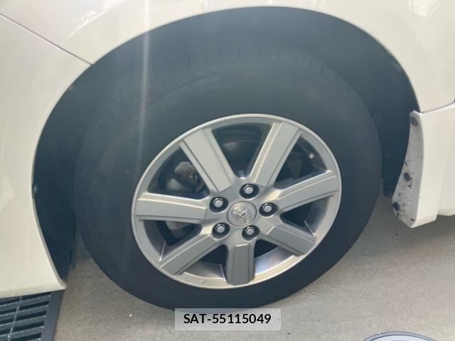Toyota VOXY 2010-04 8076094-6