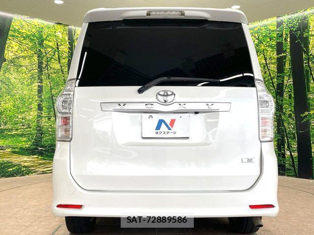 Toyota VOXY 2011-03 8076095-15