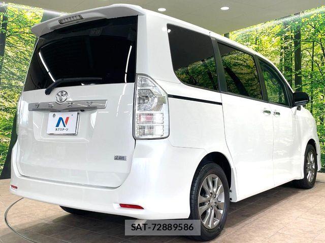 Toyota VOXY 2011-03 8076095-16