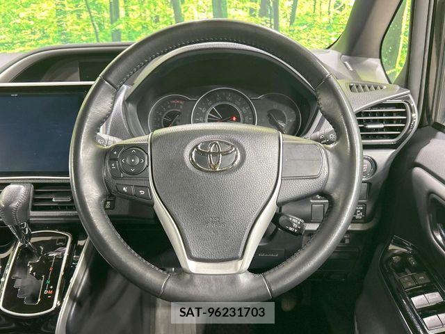 Toyota VOXY 2021-07 8076080-11