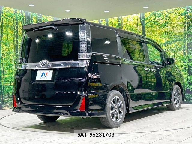 Toyota VOXY 2021-07 8076080-16