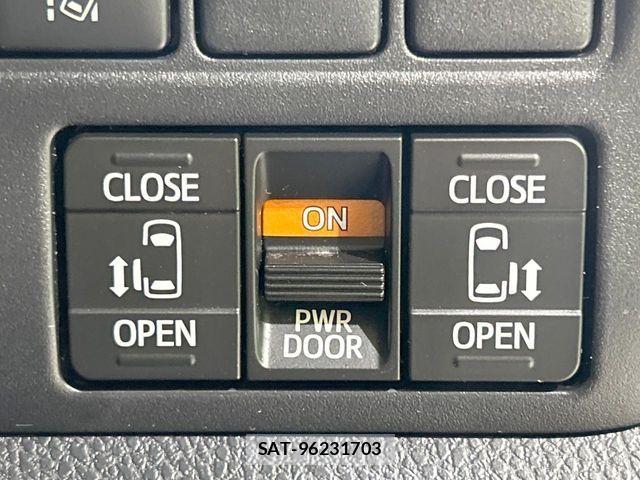 Toyota VOXY 2021-07 8076080-2