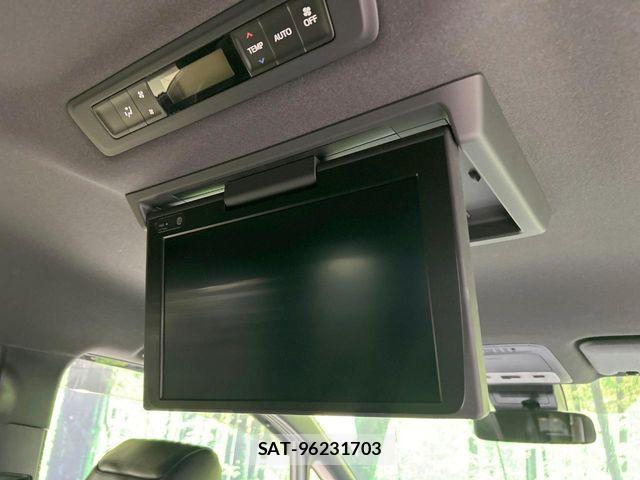 Toyota VOXY 2021-07 8076080-3