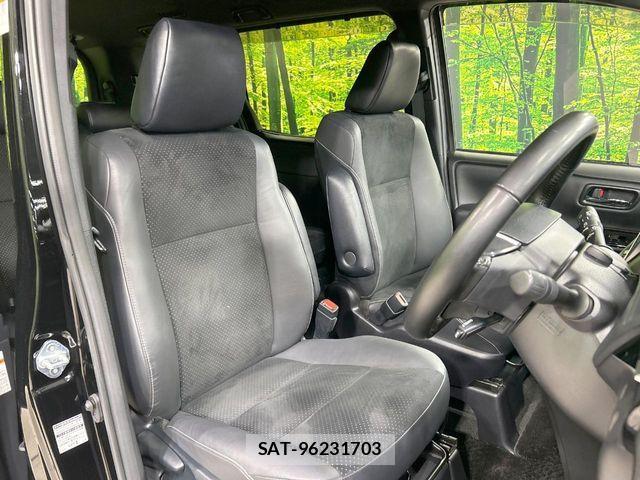 Toyota VOXY 2021-07 8076080-7