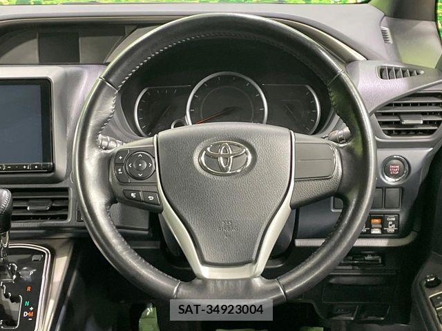 Toyota VOXY 2014-03 8076091-11