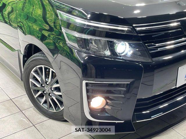 Toyota VOXY 2014-03 8076091-12