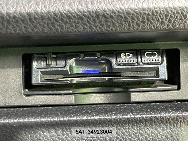 Toyota VOXY 2014-03 8076091-6