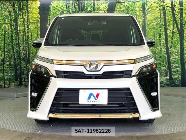 Toyota VOXY 2019-02 8076085-12