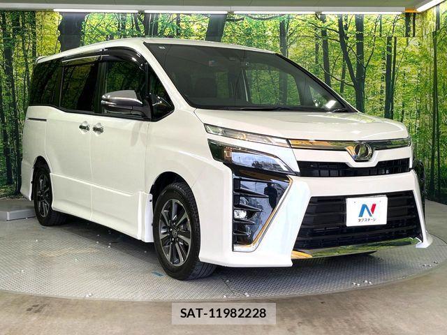 Toyota VOXY 2019-02 8076085-14