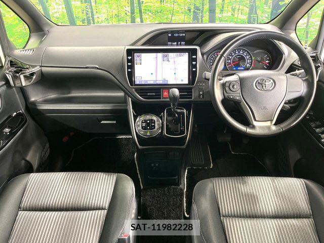 Toyota VOXY 2019-02 8076085-1