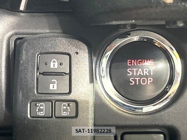 Toyota VOXY 2019-02 8076085-19