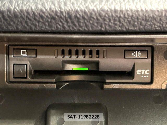 Toyota VOXY 2019-02 8076085-5