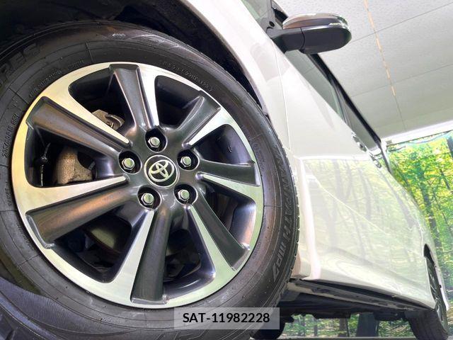 Toyota VOXY 2019-02 8076085-7