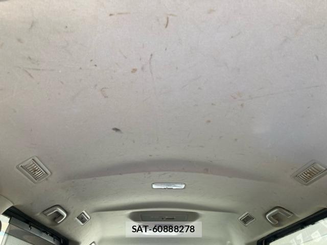 Toyota VOXY 2015-03 8076096-10
