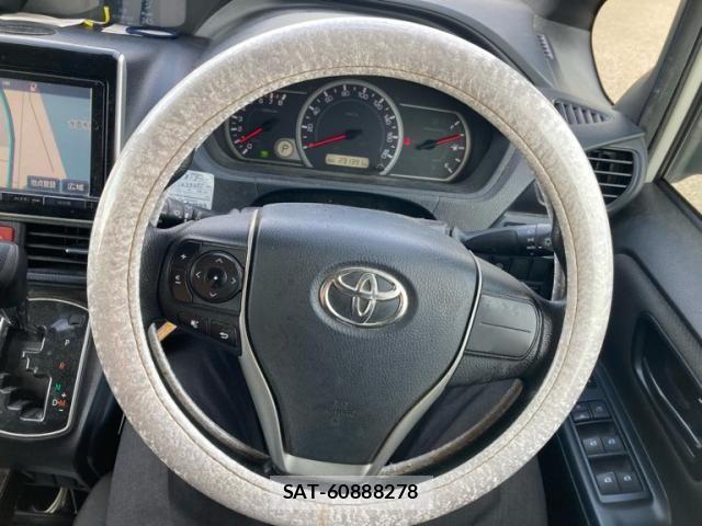 Toyota VOXY 2015-03 8076096-14