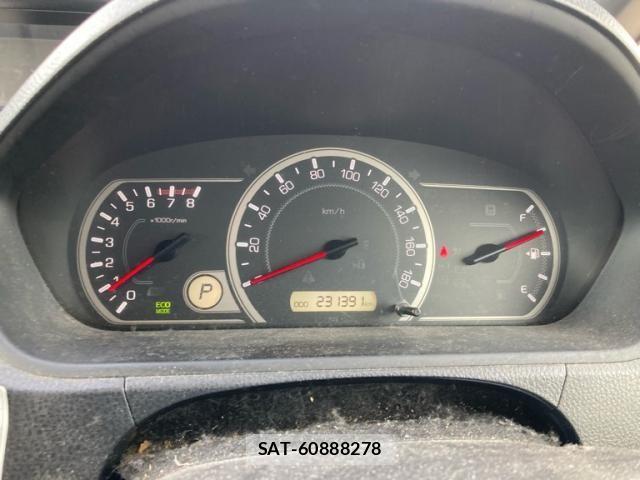 Toyota VOXY 2015-03 8076096-15