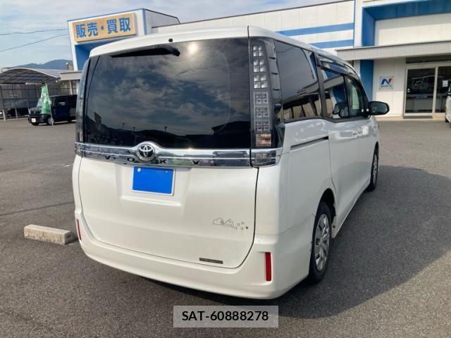 Toyota VOXY 2015-03 8076096-7