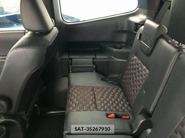 Toyota VOXY 2023-03 8076079-18