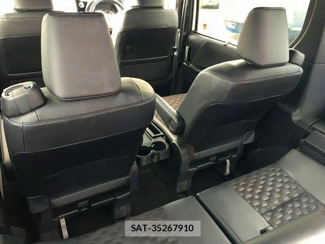 Toyota VOXY 2023-03 8076079-19