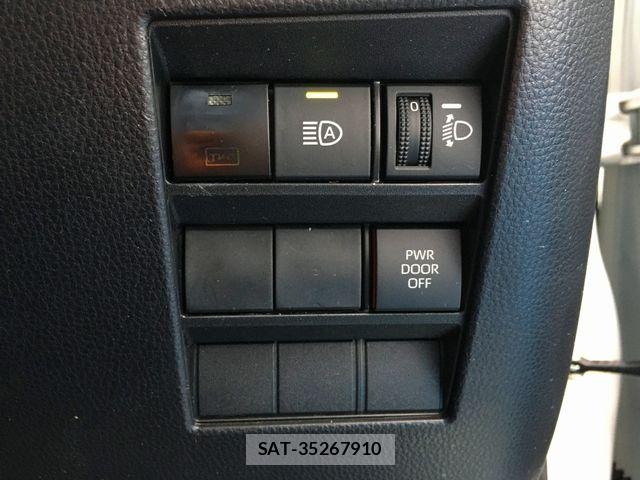 Toyota VOXY 2023-03 8076079-25