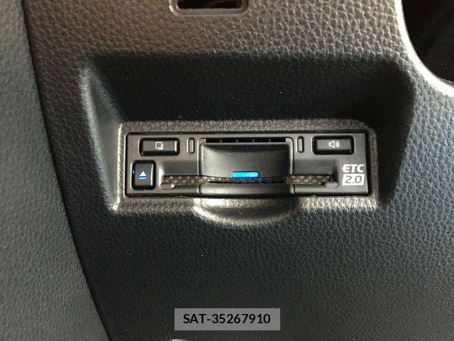 Toyota VOXY 2023-03 8076079-26