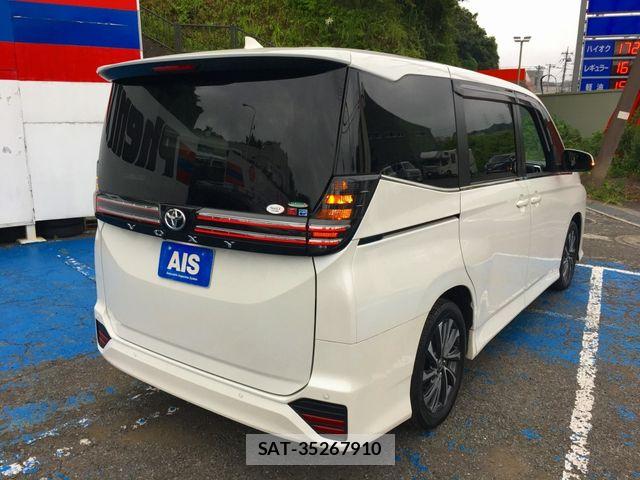 Toyota VOXY 2023-03 8076079-5