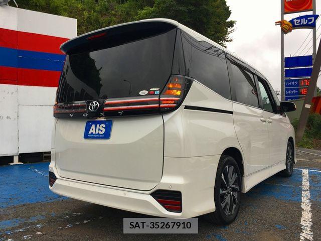 Toyota VOXY 2023-03 8076079-6