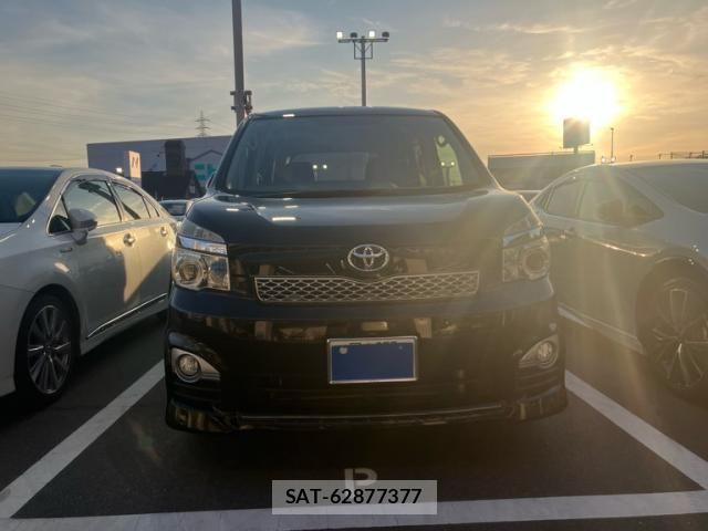 Toyota VOXY 2012-11 8076098-0