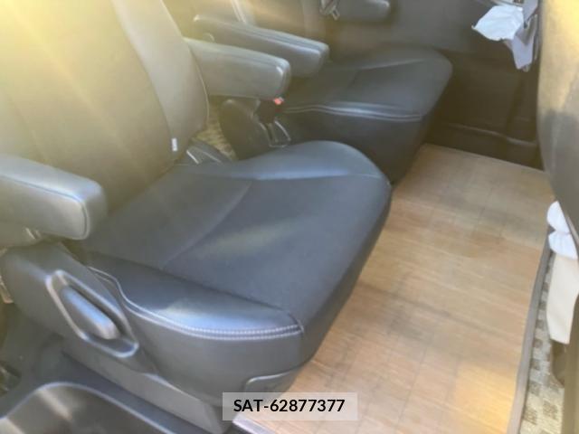 Toyota VOXY 2012-11 8076098-10