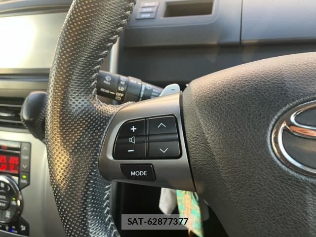 Toyota VOXY 2012-11 8076098-11