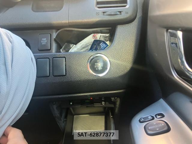 Toyota VOXY 2012-11 8076098-12