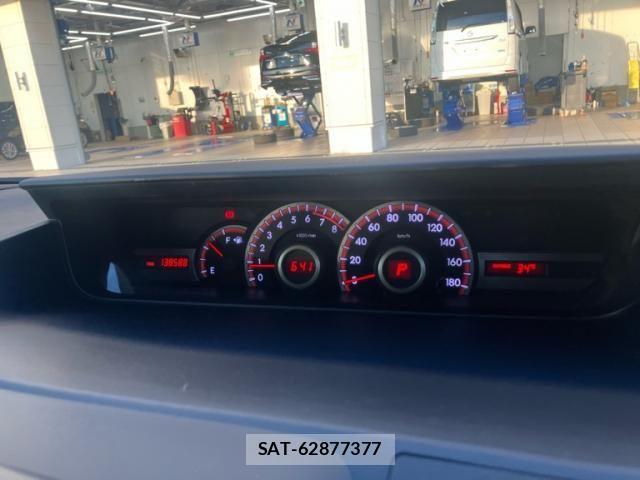Toyota VOXY 2012-11 8076098-13