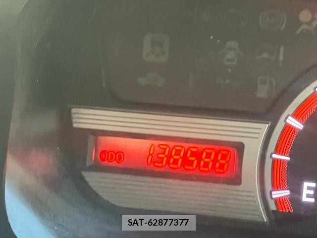 Toyota VOXY 2012-11 8076098-14