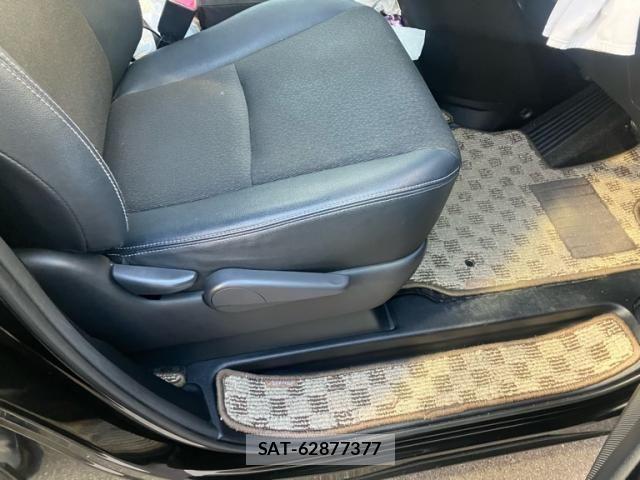 Toyota VOXY 2012-11 8076098-8